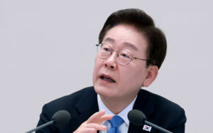 李, 시민-전문가 140명과 부동산 대토론회