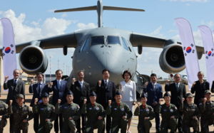 李, 브라질 도착…공군 차기 수송기 C-390 시찰