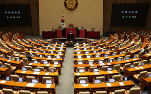 국힘, 패트 단축 개정안 필버…"입법 폭주"