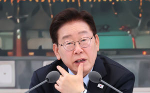 李 순방 종료…증시·부동산·형소법 현안 집중