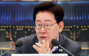 李 "쿠데타 중심에 육사…사관校 신속 통합"