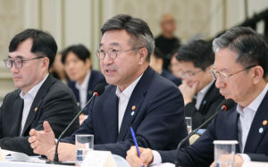 윤호중 "검경 대신 공·중·경 합수본 예상"