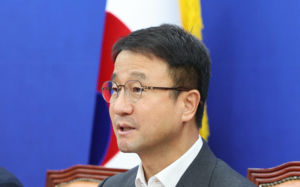 與 "13일 본회의…형소법 개정사항 있으면 개정"