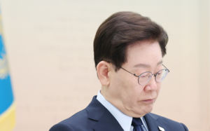 李, ISA 개편·주가누르기 방지법 재검토 지시