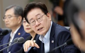 李 "세금 바꾸면 욕 먹어…반론 받아들여야"