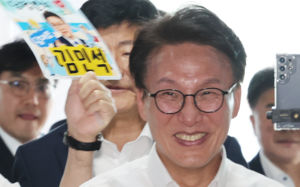 金 "鄭 당대표 되면 내우외환 못 헤쳐나가"