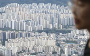 부동산 세제개편 "부정적" 45%…긍정 평가 24%