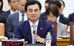 안규백 "북 핵무기, 보통 80~120개로 추정"