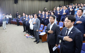 與, 28일 워크숍 직후 이 대통령와 靑 오찬