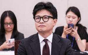 與 "노웅래 정치공작 사과하라"…韓 "녹음 듣자"