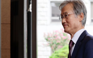 與 "조희대, 대법원장 사퇴가 속죄 유일한 길"