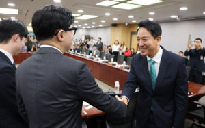 오세훈·한동훈, 같은 행사 참석해 장동혁 견제