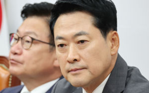 張 취임 1주년 회견…당협 직선제 언급할 듯