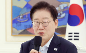 李 "당정청 하나 돼야…다른 점 찾으면 끝없어"