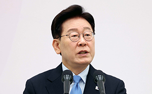 李지지율 42% '최저'…부정 50% 첫 돌파