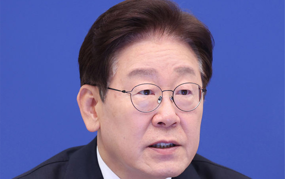 李대통령 지지율 38.9%…7주째 하락해 '최저'
