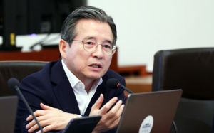 사표 낸 김용범 "우리가 만든 결과 자랑스러워"