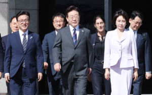 李, 프랑스 출국…호르무즈 파병 논의 촉각