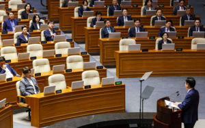 "내란당답다" vs "놈들이라니"…여야 신경전