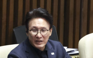 '취임 한 달' 김민석, 與 지지층 통합 숙제