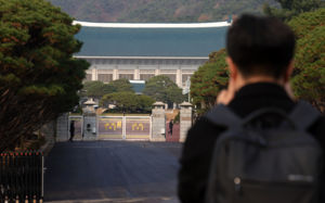 靑, 유시민에 "李 검찰개혁 의지 왜곡 유감"