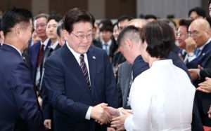 李 "동포사회 어려움, 제도 개선 출발점으로"