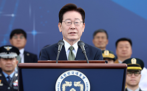 李 "단절된 대화 복원에 北도 함께하길 촉구"