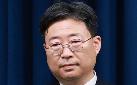 靑 정책실장에 하준경…강훈식 거취는 고심