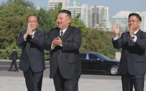 北 김정은, 주애와 극초음속미사일 발사 참관