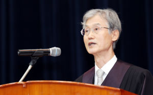 與 "조희대, 국감서 소명해야" 野 "겁박정치"