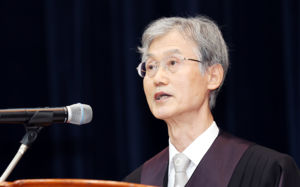 與 "조희대, 국감 출석하라"…탄핵 거론도