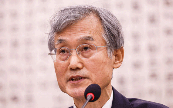 靑, 조희대 '위헌' 발언에도 "재제청 촉구" 견지