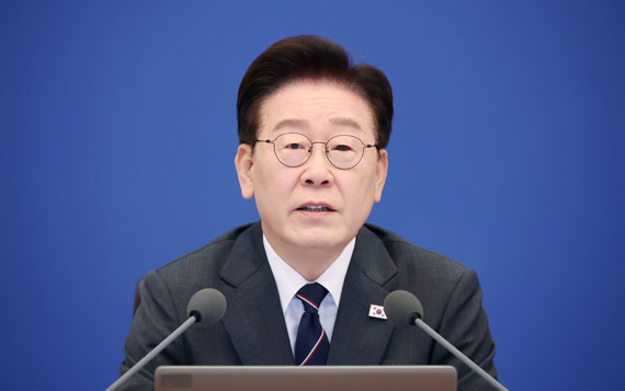 李 "능력 없이 자리 요구, 안되니 내부 공격"