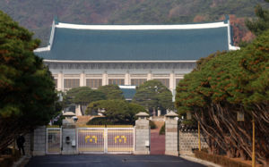 李, 청와대 관저로 이사…이르면 내달 입주