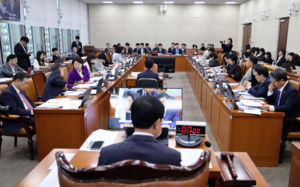 국민연금 국감 '리밸런싱' 쟁점…회의록 공개 공방