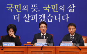 與 "김민석, '조희대 탄핵' 원내 여론 듣기로"