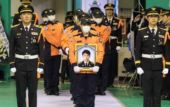 李 "소방관 안전, 국가가 책임지고 지켜야"