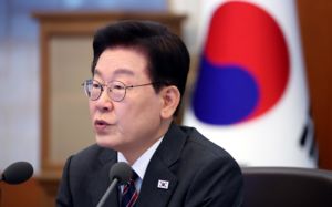 李 "성장 과실 대기업에만 집중되면 안돼"