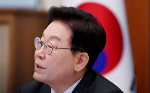 李 "의무공개매수제 방식 균형점 의견 구해"