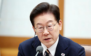 李 지지율, 다시 30%대로…부정 평가 49%