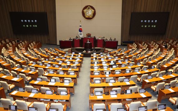 경찰법 개정안에 다시 '필버' 與 "평화의 법" 野 "권력 경찰"