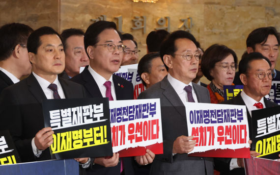 與, 내란전담재판부법 상정에 野대표 첫 필버 "24시간 각오"