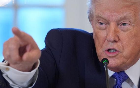 트럼프 "이란과 거래하는 모든 국가에 25% 관세"