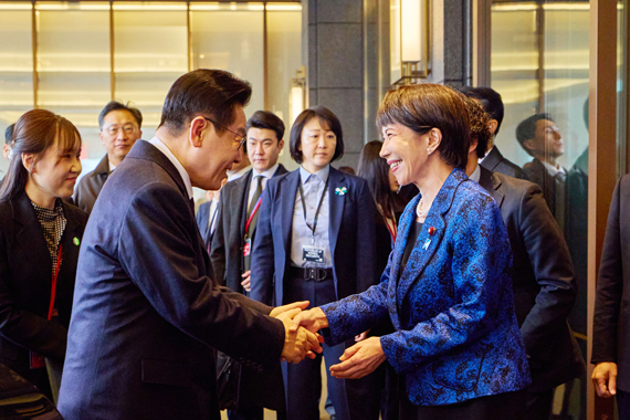 &nbsp;새 60년 밑그림·K팝 드럼 합주 '한일 셔틀외교 정착' 새해 첫 발