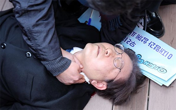 李 가덕도 피습사건 '테러' 지정 2년만에 추가 진상규명 나선다