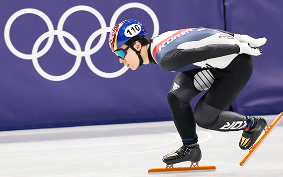 황대헌, 2연패 도전 1500m 결승 진출