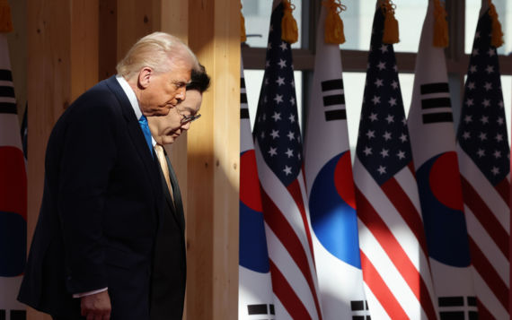 트럼프, 주한미군 언급하며 "韓, 호르무즈 도움 안 줬다"