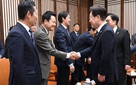 李, 7일 여야정 민생협의체 회담 靑 "중동전쟁 대응 초당적 협력"
