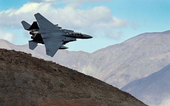 트럼프 "이란서 격추된 F-15E 탑승 무기시스템 장교도 구출"