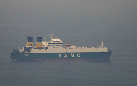 호르무즈 해협 통행 재개? 그리스 선박 등 2척 통과 중